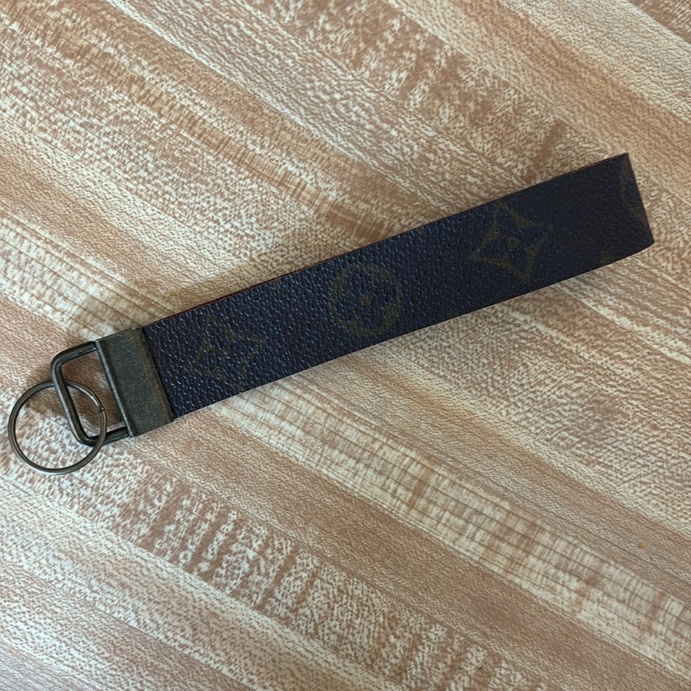Keychain LV - Picture 4 of 4
